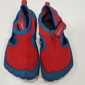 Speedo water shoes